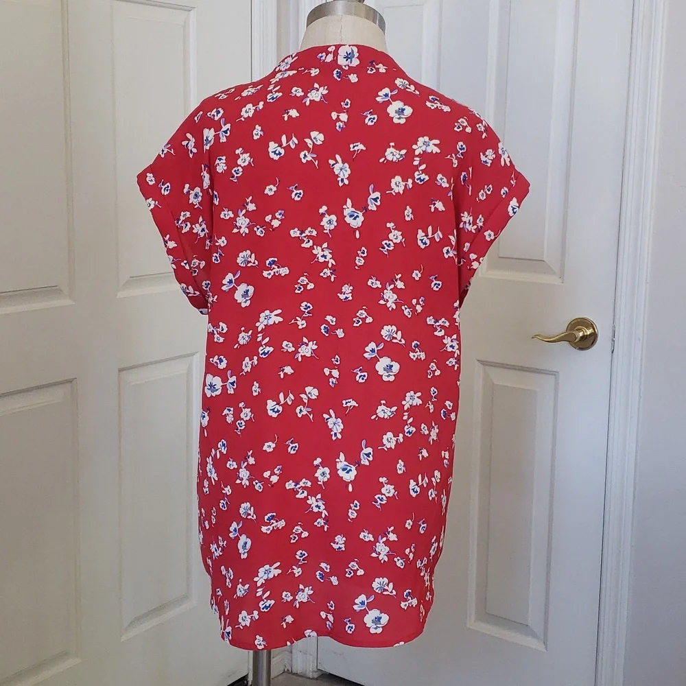 Pleione Anthropologie Floral V-Neck Blouse M Red Short Sleeve Cuffed Dolman Top - Picture 5 of 10